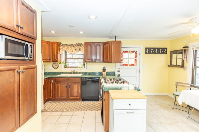 30 Sunset Trail, Portage, IN 46368