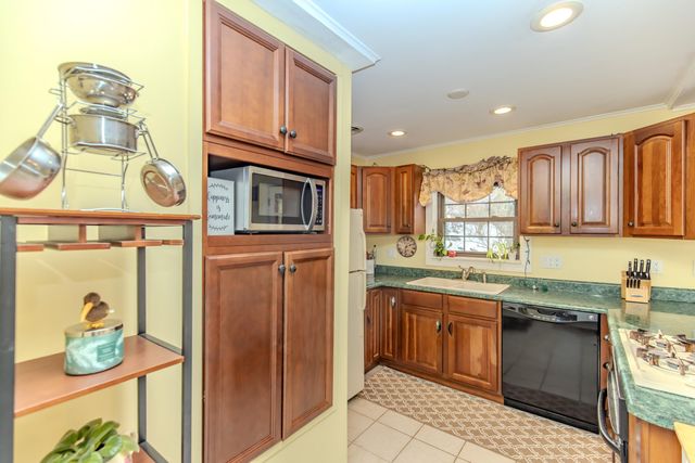 30 Sunset Trail, Portage, IN 46368