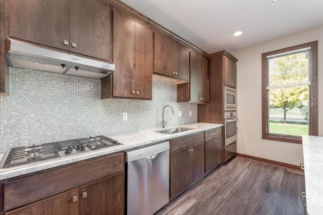 814 Pinnacle Path, Mankato, MN 56001