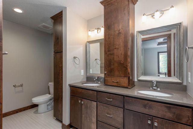 814 Pinnacle Path, Mankato, MN 56001