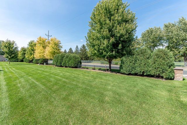 814 Pinnacle Path, Mankato, MN 56001