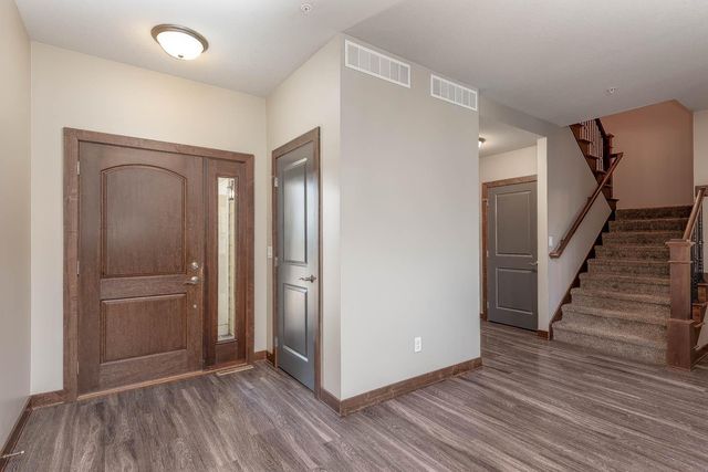 814 Pinnacle Path, Mankato, MN 56001