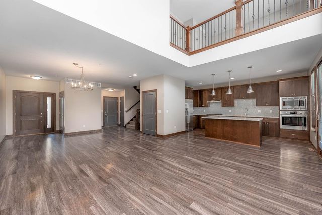 814 Pinnacle Path, Mankato, MN 56001