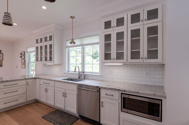 153 Westminster Road, Putney, VT 05346