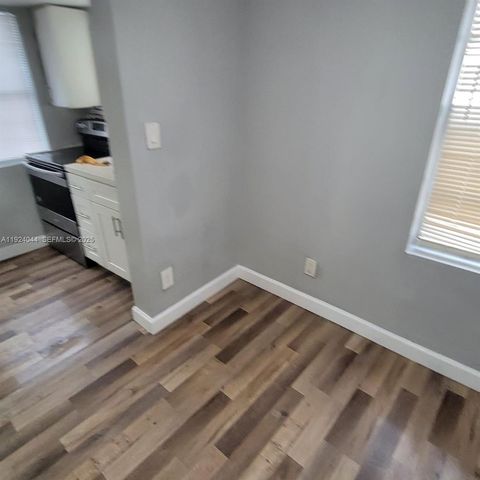 3003 NW 45th St A, Miami, FL 33142