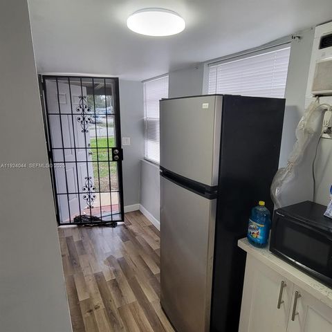 3003 NW 45th St A, Miami, FL 33142