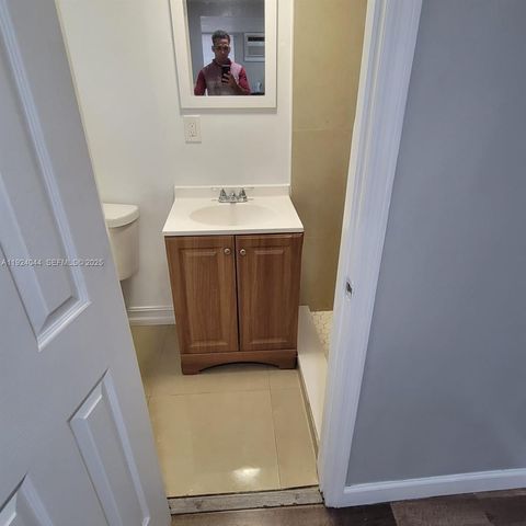 3003 NW 45th St A, Miami, FL 33142