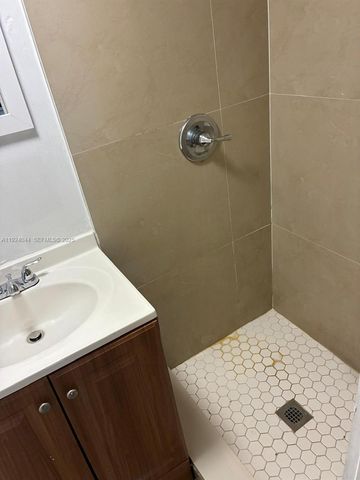 3003 NW 45th St A, Miami, FL 33142