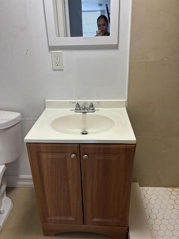 3003 NW 45th St A, Miami, FL 33142