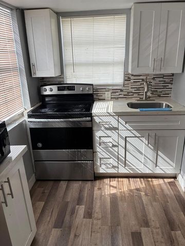 3003 NW 45th St A, Miami, FL 33142