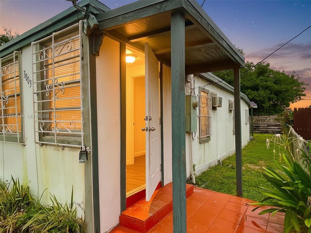 3003 NW 45th St A, Miami, FL 33142