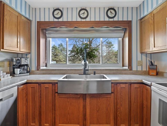 1074 Tinkham Trail, Baraboo, WI 53913