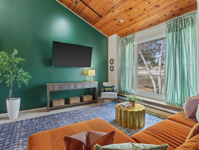 1074 Tinkham Trail, Baraboo, WI 53913