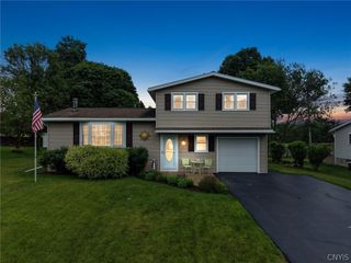 12 Barbara Lane, Camillus, NY 13031