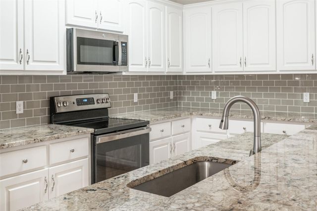 806 Heritage Oaks BND, Georgetown, TX 78633