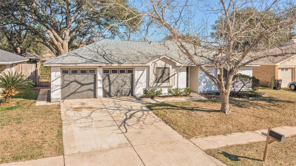 4505 Chaparral Drive, Baytown, TX 77521