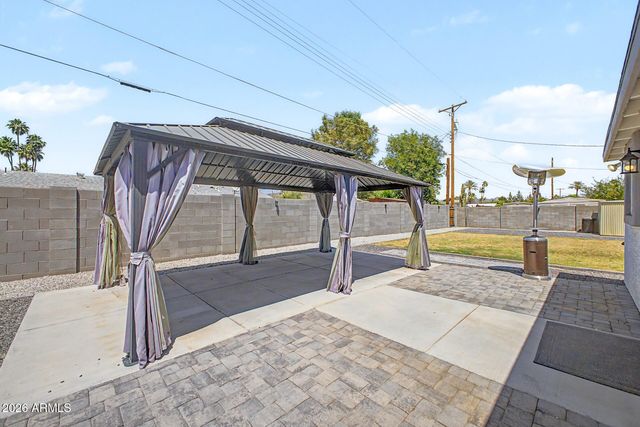 1522 W LAWRENCE Lane, Phoenix, AZ 85021