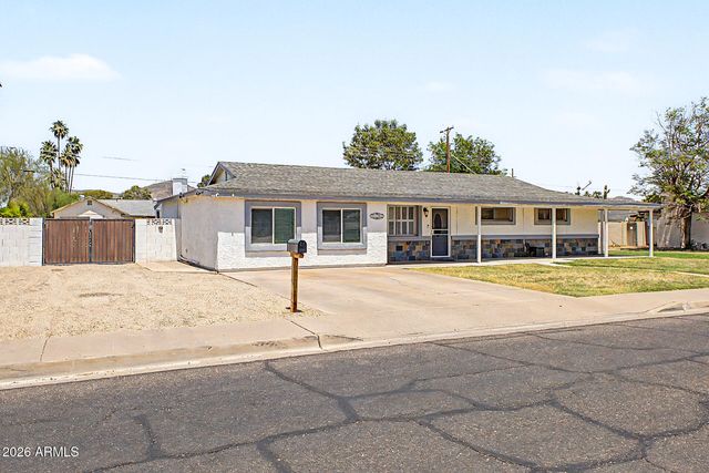 1522 W LAWRENCE Lane, Phoenix, AZ 85021