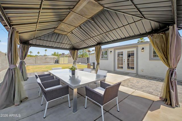 1522 W LAWRENCE Lane, Phoenix, AZ 85021