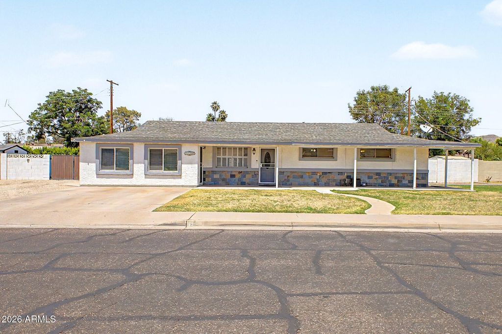 1522 W LAWRENCE Lane, Phoenix, AZ 85021