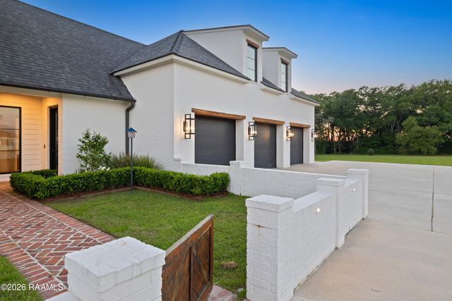 801 Breaux Road, Lafayette, LA 70506