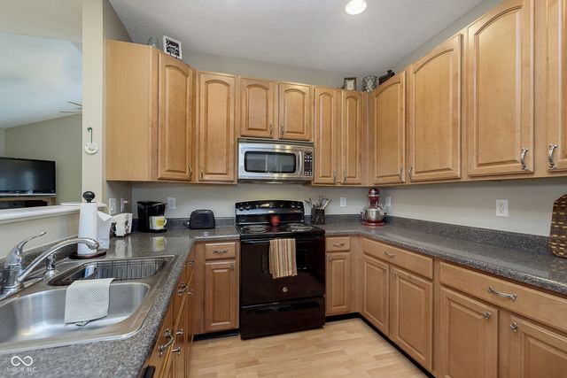 5225 Dunewood Way, Avon, IN 46123