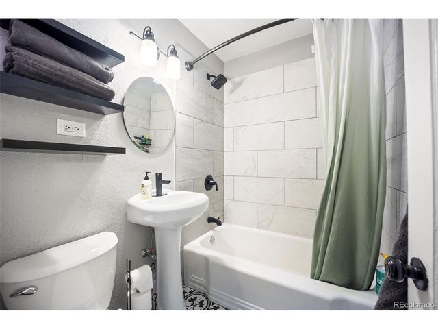 665 Perry St, Denver, CO 80204