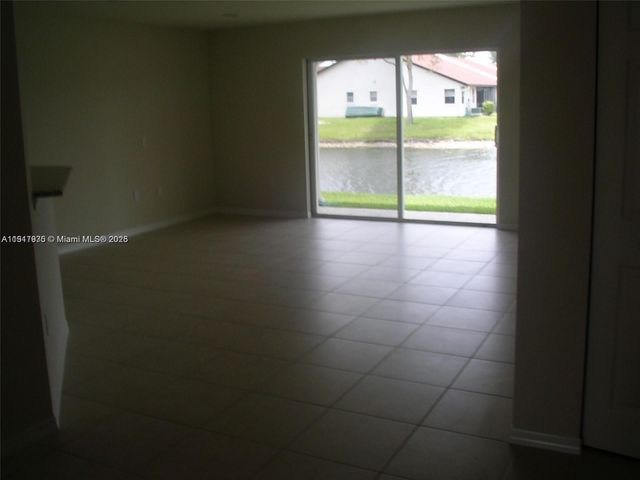 9247 Chambers St, Tamarac, FL 33321