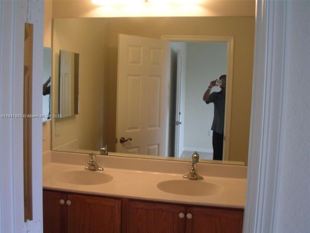 9247 Chambers St, Tamarac, FL 33321