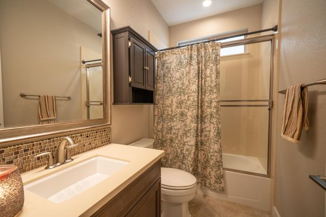 2640 Tiffany St, Lodi, CA 95242