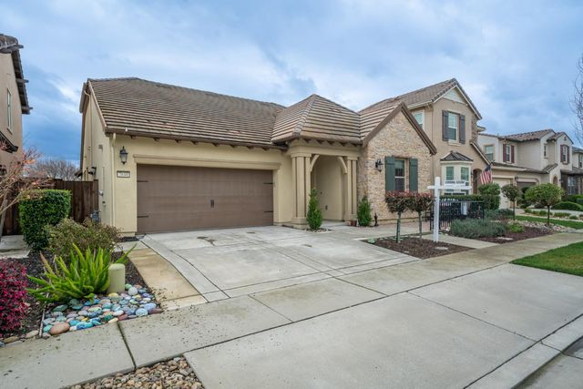 2640 Tiffany St, Lodi, CA 95242