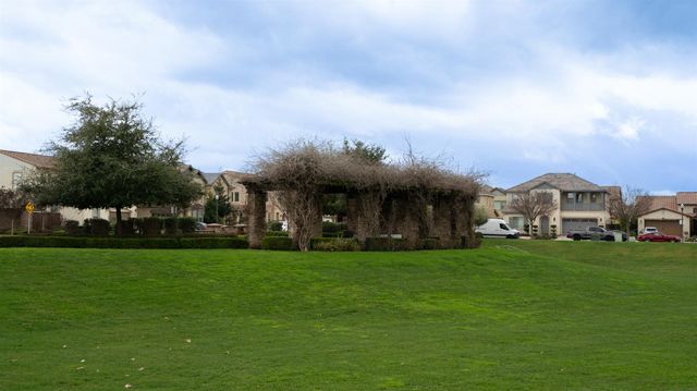 2640 Tiffany St, Lodi, CA 95242