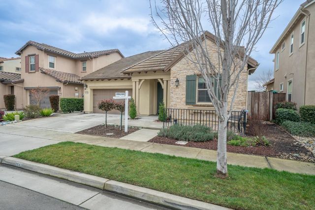 2640 Tiffany St, Lodi, CA 95242