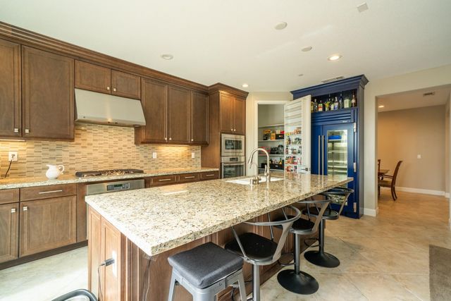 2640 Tiffany St, Lodi, CA 95242