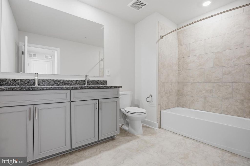 Image 21 of property listing at 1358 CRESTED WOOD DR, Laurel, MD 20724