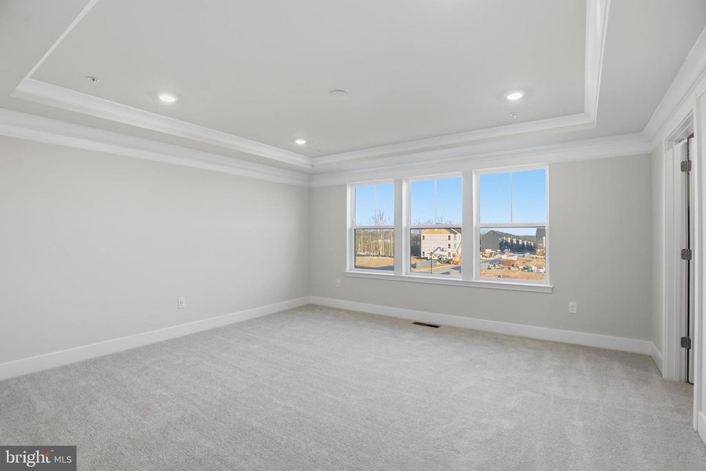 Image 25 of property listing at 1358 CRESTED WOOD DR, Laurel, MD 20724