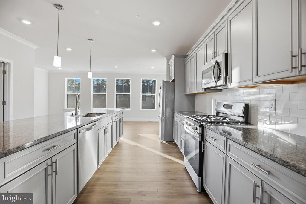 Image 28 of property listing at 1358 CRESTED WOOD DR, Laurel, MD 20724