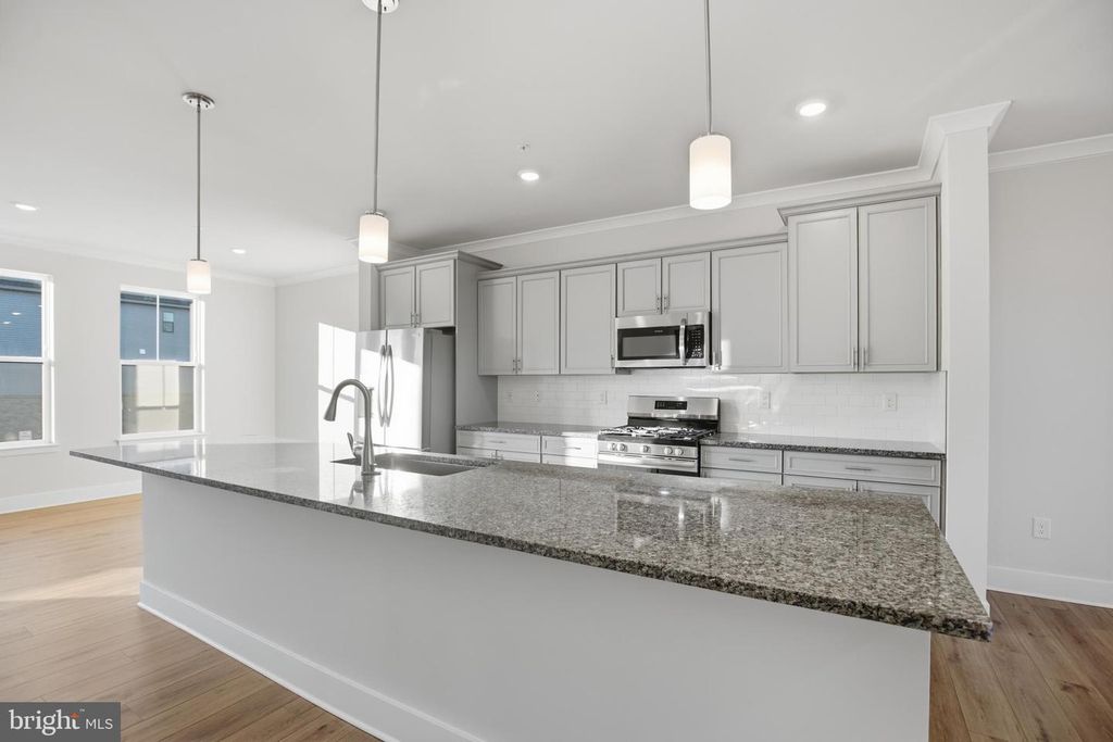 Image 29 of property listing at 1358 CRESTED WOOD DR, Laurel, MD 20724