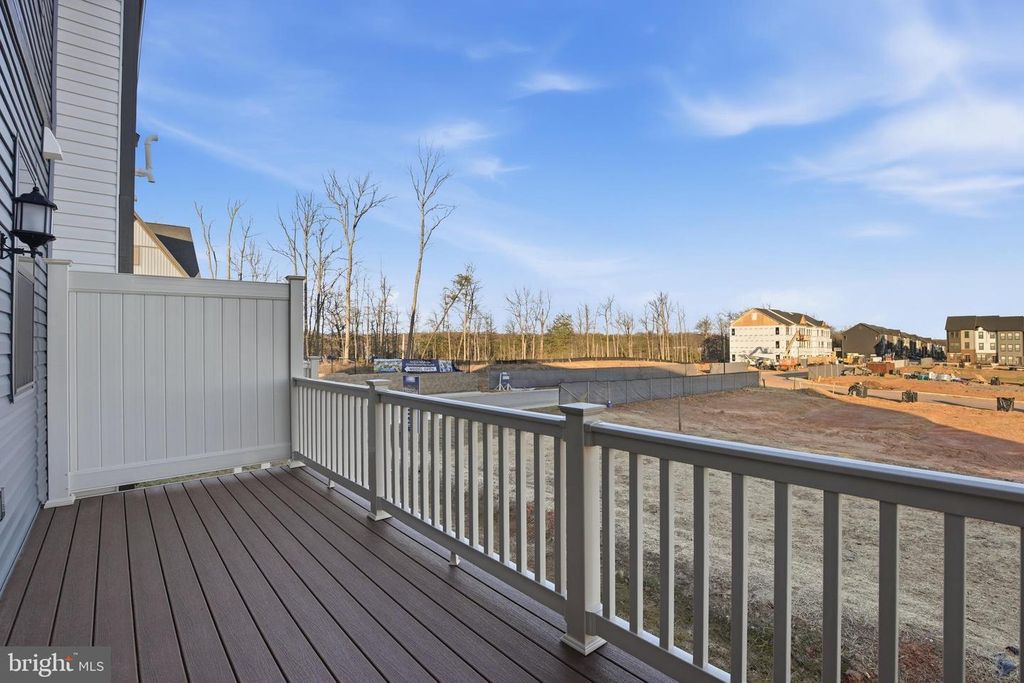 Image 9 of property listing at 1358 CRESTED WOOD DR, Laurel, MD 20724