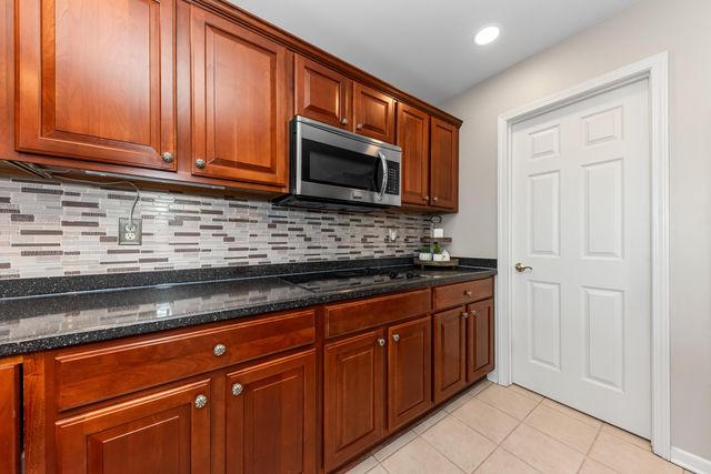 6801 N Meadows Way, Webster Twp, MI 48130