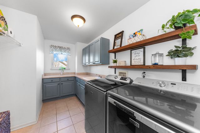 6801 N Meadows Way, Webster Twp, MI 48130