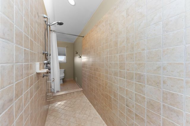 6801 N Meadows Way, Webster Twp, MI 48130