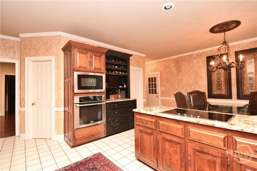 Image 16 of property listing at 114 Telfair Place, Athens, GA 30606