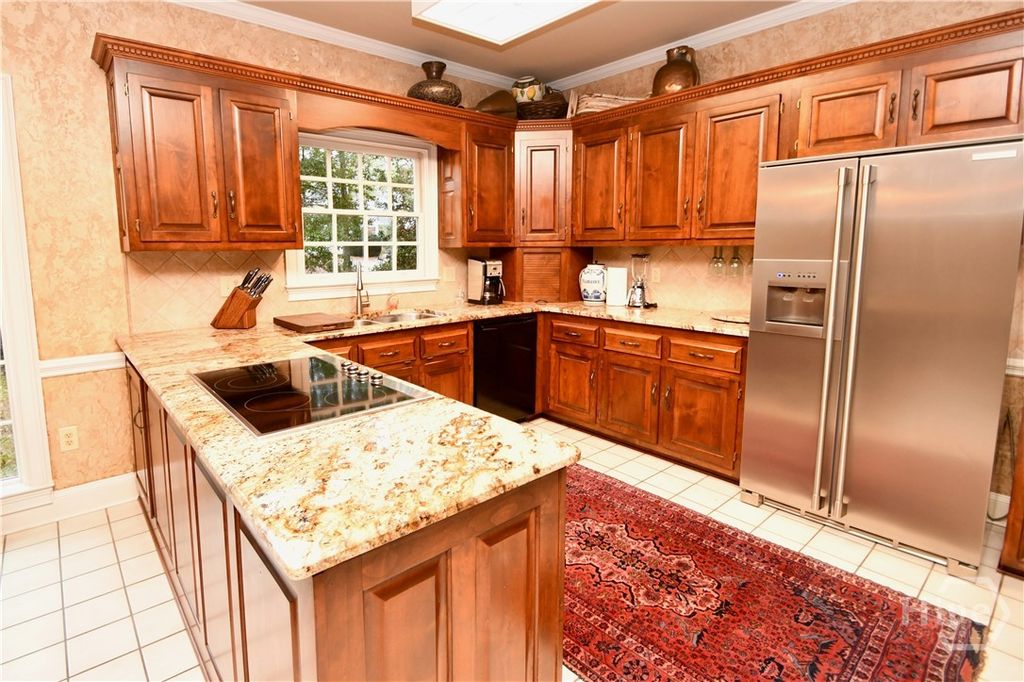 Image 20 of property listing at 114 Telfair Place, Athens, GA 30606