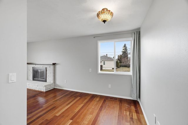 1403 E Gordon Ct, Spokane, WA 99207