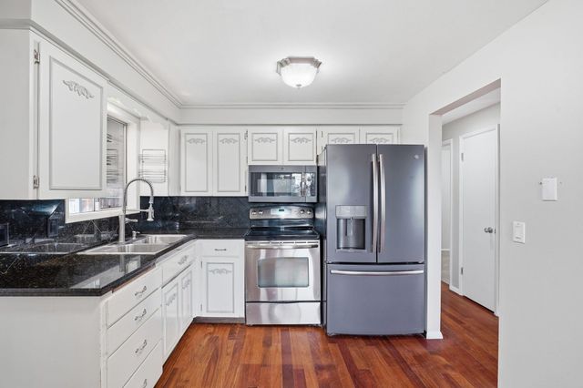 1403 E Gordon Ct, Spokane, WA 99207