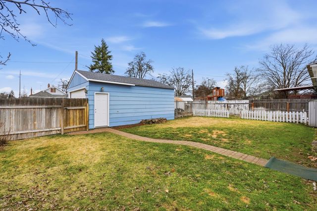 1403 E Gordon Ct, Spokane, WA 99207