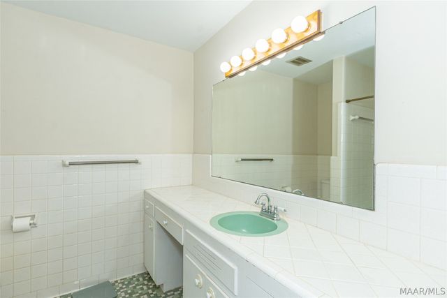 165 Brookview Drive, Eclectic, AL 36024