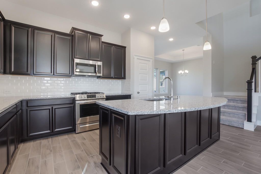 Image 7 of property listing at 2711 Bramblegate Drive, Missouri City, TX 77459