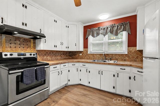 217 Oakwood Avenue, York, SC 29745